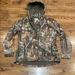 Magellan camouflage outdoor jacket with hoodie women’s size XL